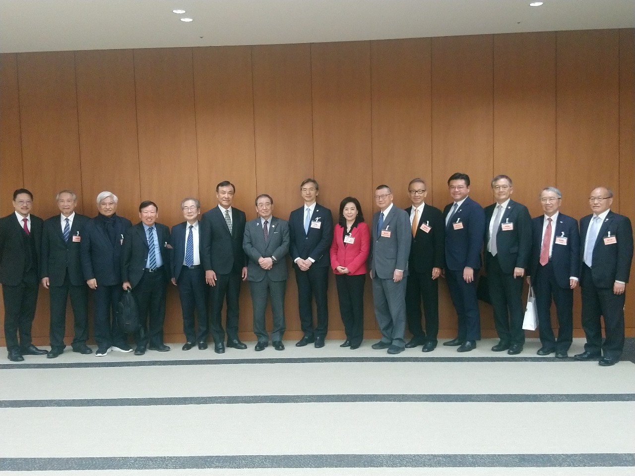 2025年黃教漳理事長率團赴日出席第52次東亞經濟會議期間拜會經團連前會長十倉久和先生
